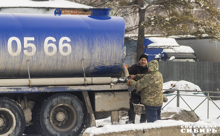 Ассенизационная машина — вещь нужная и полезная, особенно при отсутствии центральной канализации. Сегодня в районах их катастрофически не хватает. Фото: Андрей Заржецкий