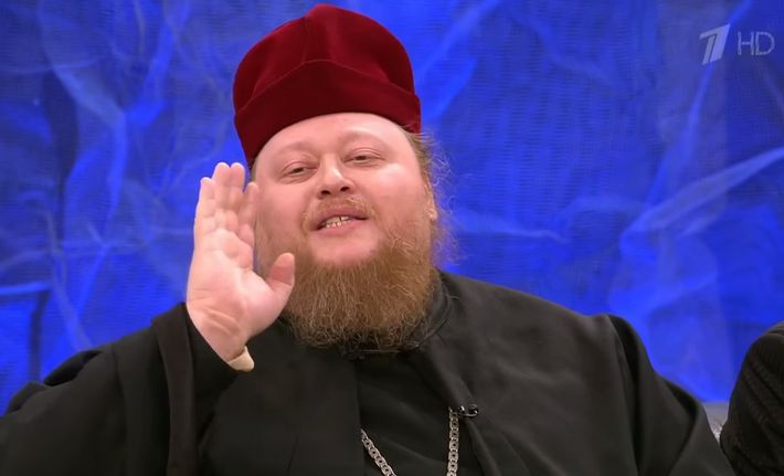 Священник смешной