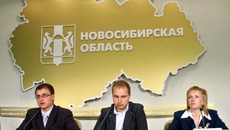 Михаил Камаев, начальник управления по делам молодёжи и ветеранов, Алексей Борисек, директор Фонда поддержки молодёжных инициатив, и Елена Гурова, участница форума «Селигер».