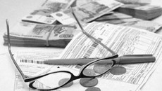 Если расходы на оплату коммунальных услуг превышают треть ваших доходов или пенсии, государство может предоставить вам денежную субсидию.Фото с www. region.ru