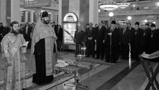 Молебен совершает отец Константин Работа. Фото предоставлено Новосибирской епархией РПЦ