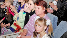 По сути, в конкурсе выиграла каждая семья. Выиграла, воссоздав родословную, еще раз ощутив единство и родство поколений. Фото Павла КОМАРОВА