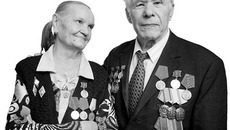 До сих пор супруги Семеновы, хоть им уже за 80, говорят о любви. А поженились они 60 лет назад под Новый год. Фото Павла КОМАРОВА
