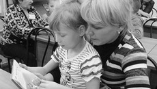 Областной центр помощи детям, оставшимся без попечения родителей, продолжает реализацию проекта «Вместе с мамой». Фото с сайта msr.nso.ru