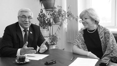 Виктор Косоуров в гостях у редакции газеты «Советская Сибирь». Фото Михаила ПЕРМИНА
