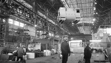 Наибольший прирост отмечен в производстве электрооборудования. В одном из цехов НПО «Элсиб». Фото Михаила ПЕРМИНА