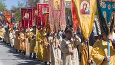 Петиция появилась после того, как мэрия Новосибирска второй раз за май объявила о перекрытии дорог в связи с крестным ходом. Фото Аркадия УВАРОВА