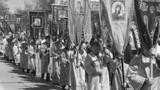 Петиция появилась после того, как мэрия Новосибирска второй раз за май объявила о перекрытии дорог в связи с крестным ходом. Фото Аркадия УВАРОВА