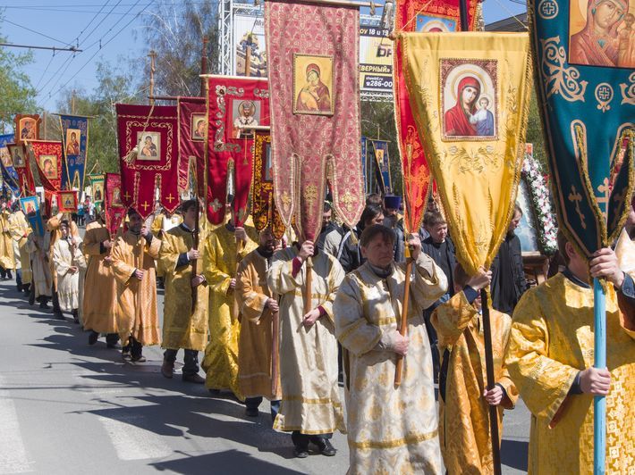 Петиция появилась после того, как мэрия Новосибирска второй раз за май объявила о перекрытии дорог в связи с крестным ходом. Фото Аркадия УВАРОВА