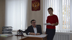 Руководитель ЗАО «Коневское» Иван Говоруха и бригадир Марина Рубан. Фото Валерия ГАНИНА