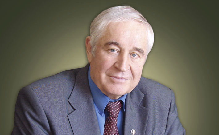 Aлександр Донченко, доктор ветеринарных наук, профессор, заслуженный деятель науки РФ, академик РАН, член Президиума РАН, академик сельскохозяйственных академий Монголии и Казахстана. Удостоен государственных наград: ордена Почета РФ, ордена «За заслуги перед Отечеством» IV степени, имеет три медали СССР. Результаты исследований ученого опубликованы в 783 научных работах, в том числе 53 монографиях, а также в 13 учебниках, учебных пособиях, научно-методических рекомендациях. Имеет 22 авторских свидетельства и патента на изобретения. Многие годы профессор Донченко руководит кафедрой в НГАУ. Им подготовлено 23 доктора наук, 30 кандидатов наук по профилю биологии и ветеринарной медицины