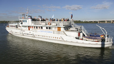 Фото Аркадия УВАРОВА