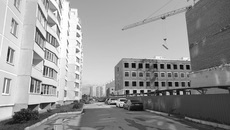 Горячая строительная пора в Чистой Слободе: в новой школе будут учиться 1 100 детей. Фото Аркадия УВАРОВА