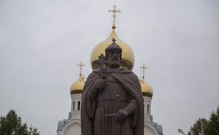 Автором изваяния стал скульптор Олег Песоцкий, на чьем счету известный памятник царю Николаю и цесаревичу Алексею возле собора Александра Невского и памятник Юрию Гагарину на Байконуре.Фото Виктора БОРОВСКИХ