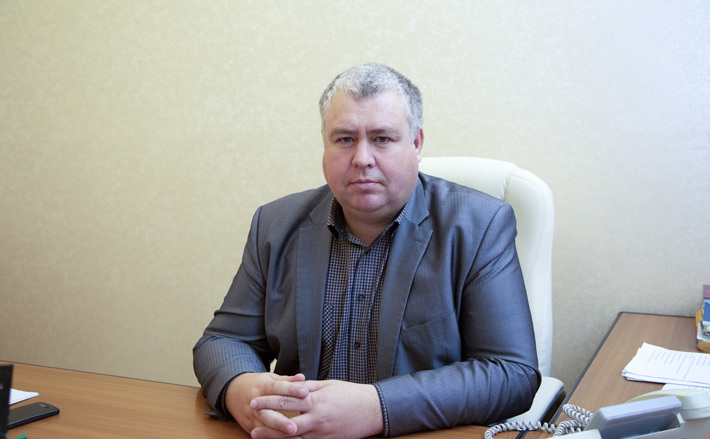 Евгений Антипов,
первый заместитель главы Коченевского района.:
— Я работаю в сельском хозяйстве двадцать лет и не помню такой самоотверженности, такой братской взаимопомощи, как в этом году. Если весной наши аграрии совершили подвиг, то сейчас, осенью, это подвиг вдвойне. Огромное спасибо всем, кто работает на земле!
