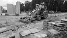 Комплексное благоустройство сквера Славы и реставрация Монумента Славы осуществляются с участием средств областного бюджета в рамках национального проекта «Жилье и городская среда» и государственной программы «Культура Новосибирской области». Средства, выделяемые из областного бюджета, составят 108 миллионов рублей, федерального — 103,7 миллиона, местного — 5,4 миллиона рублей