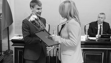 Перед министром науки и инновационной политики Новосибирской области Алексеем Васильевым (на фото слева) губернатор поставил задачу жестко, последовательно выстраивать работу по главным отраслевым направлениям, а кроме того, заняться подготовкой к проведению в конце июня Международного форума технологического развития «Технопром». Фото с сайта nso.ru