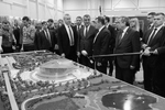 В церемонии открытия Сибирской строительной недели приняли участие губернатор Новосибирской области Андрей Травников, полномочный представитель Президента РФ в Сибирском федеральном округе Сергей Меняйло, член Совета Федерации Федерального собрания РФ Владимир Городецкий, заместитель генерального директора АО «ДОМ.РФ», генеральный директор Фонда «ДОМ.РФ» Денис Филиппов и председатель правления госкорпорации «Фонд содействия реформированию ЖКХ» Константин Цицин. Фото с сайта nso.ru