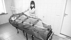 В таких капсулах перевозят больных с подозрением на коронавирус. Фото Алексея ТАНЮШИНА
