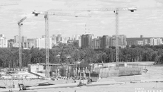 Строительство новой ледовой арены на Горской движется стремительно. ЛДС распахнет свои двери в 2022 году, в преддверии молодежного чемпионата мира по хоккею. Фото Алексея ТАНЮШИНА