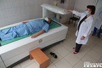 Восстановление здоровья более эффективно происходит под наблюдением медиков. Фото Алексея ТАНЮШИНА