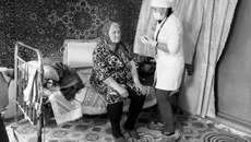 Жителям отдаленных сел гораздо удобнее вакцинироваться на дому, а не ездить в райцентр. Фото: nso.ru