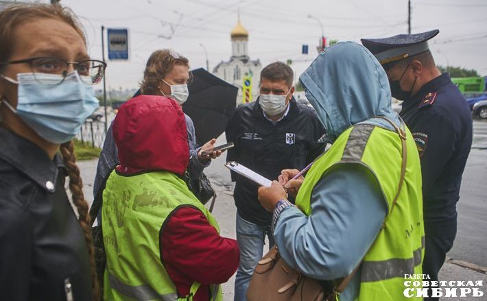 Вячеслав Невежин, заместитель министра транспорта Новосибирской области: «Сегодня все спокойно, никто не истерит». Фото: Виктор Дмитриев