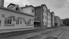 Для 320 искитимских малышей в новом детском саду созданы все условия — здесь есть даже бассейн и соляная пещера. Фото: nso.ru
