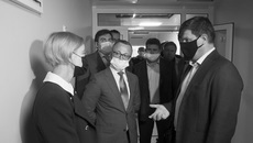 Создание новых медицинских учреждений в Новосибирске по нацпроекту идет строго под контролем профильных министерств и курирующего отрасль первого вице-губернатора Юрия Петухова. Фото: nso.ru