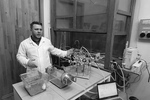 По словам старшего научного сотрудника Института химической кинетики и горения СО РАН доктора биологических наук Сергея Анькова, ученые разработали способ доставки лекарственных препаратов непосредственно в легкие, что позволяет в десять тысяч раз снизить дозу препарата. Фото: nso.ru