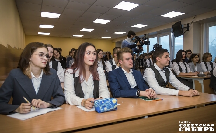Чтобы закрыть все потребности, Новосибирской области надо построить 20 новых школ на 21 тысячу мест. Фото: Андрей Заржецкий