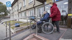 В рамках декады инвалидов в числе приоритетов экспертного обсуждения по-прежнему остаются аспекты создания безбарьерной среды. Фото: Андрей Заржецкий