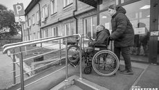 В рамках декады инвалидов в числе приоритетов экспертного обсуждения по-прежнему остаются аспекты создания безбарьерной среды. Фото: Андрей Заржецкий