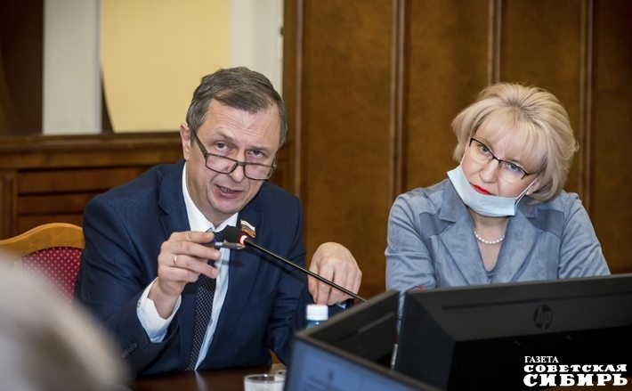 По мнению председателя аграрного комитета Заксобрания Дениса Субботина, новый порядок предоставления земельных участков льготникам поможет быстрее получить их тем, кому это действительно нужно. Фото: Андрей Заржецкий