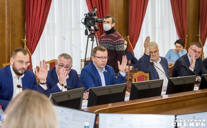 Депутаты Законодательного собрания приняли решение вынести перечень объектов, в отношении которых планируется заключение концессионных соглашений, на рассмотрение очередной сессии. Фото: Андрей Заржецкий