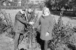 Акция «Сад памяти» (слева направо): Попков В.В., Данилевская А.А. и один из участников акции. Фото: архив ГКУ НСО «Центр патриотического воспитания»