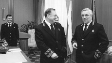 После заседания коллегии Счетной палаты. Слева направо: аудитор СП РФ Сергей Рябухин, председатель СП РФ Сергей Степашин, аудитор СП РФ Виктор Косоуров. Май 2007 года. Фото предоставлено Виктором Косоуровым