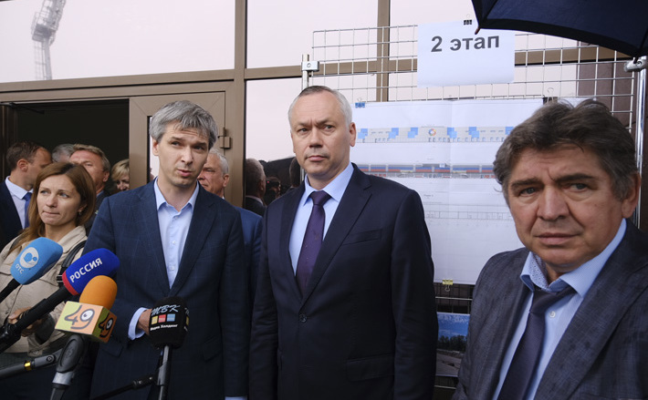 Губернатор Андрей Травников порекомендовал ускорить реконструкцию бердского стадиона «Авангард». Фото: nso.ru