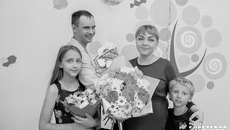 Многодетность постепенно становится нормой. И это радует. Мы возвращаемся к нашим семейным традициям. Государство готово оказывать и оказывает поддержку родителям по разным направлениям — от материнского капитала, льготных условий на покупку жилья до различных выплат, бесплатных завтраков и так далее. Перечень мер поддержки постоянно расширяется, алгоритм их получения становится проще благодаря цифровизации госуслуг. Фото: архив ИД «Советская Сибирь»