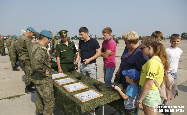 Во все дни форума запланированы разнообразные мероприятия: показ техники и вооружения с участием организаций оборонно-промышленного комплекса, экспозиций ДОСААФ, ГУ МЧС России по Новосибирской области. Фото: архив ИД «Советская Сибирь»