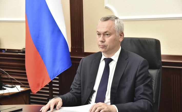 Вода из новой скважины должна появиться в селе Черновка Кочковского района не позже 1 ноября, губернатор Андрей Травников взял вопрос под личный контроль. Фото: nso.ru