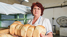 Выпускаем более 500 видов продукции: хлебобулочные, кондитерские изделия, мясные полуфабрикаты. Фото предоставлено СПК «Заря»