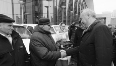 Хозяйства, победившие в трудовом соревновании, получили ключи от 14 автомобилей «Лада Нива». Фото: nso.ru