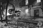 Новосибирские энергетики всю ночь работали над устранением аварии на теплотрассе в районе улицы Королёва. Фото: 54.mchs.gov.ru