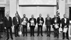 Губернатор наградил лучших аграриев региона. Фото: сайт правительства Новосибирской области nso.ru