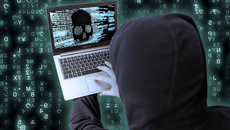 Кто знает, может быть, именно сейчас ваш ребенок просматривает в интернете что-то такое, чего ему видеть ни в коем случае не следует. Фото: Андрей Заржецкий