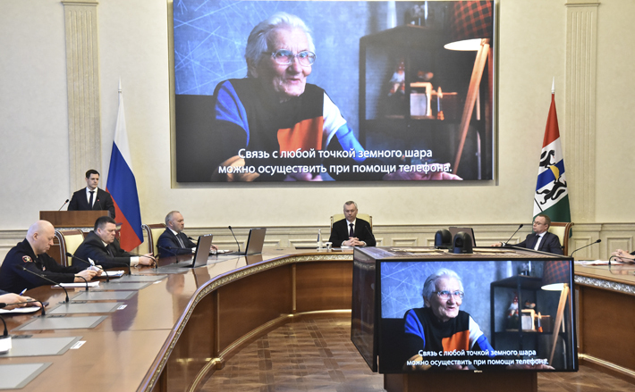 Губернатор Андрей Травников на заседании правительства региона поставил задачу не снижать темпов развития инфраструктуры связи. Фото: digit.nso.ru