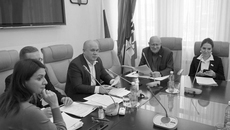 Строительство ФАПов находится на контроле не только правительства региона, но и депутатов Законодательного собрания, в том числе от партии «Единая Россия». Фото: novosibirsk.er.ru