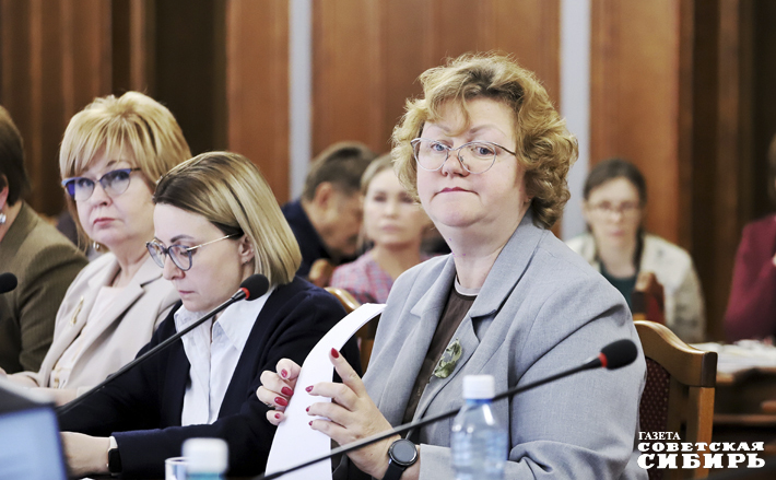 Министр труда и социального развития региона Елена Бахарева убеждена: в области созданы все условия для трудоустройства, и если человек действительно заинтересован в том, чтобы найти работу, он ее обязательно найдет. Фото: Андрей Заржецкий