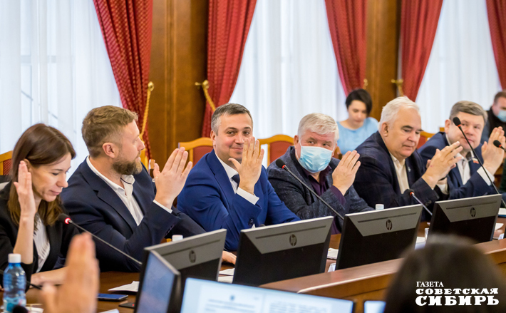 Депутаты высоко оценили деятельность регионального министерства цифрового развития по реализации госпрограммы «Безопасный город». Фото: Андрей Заржецкий